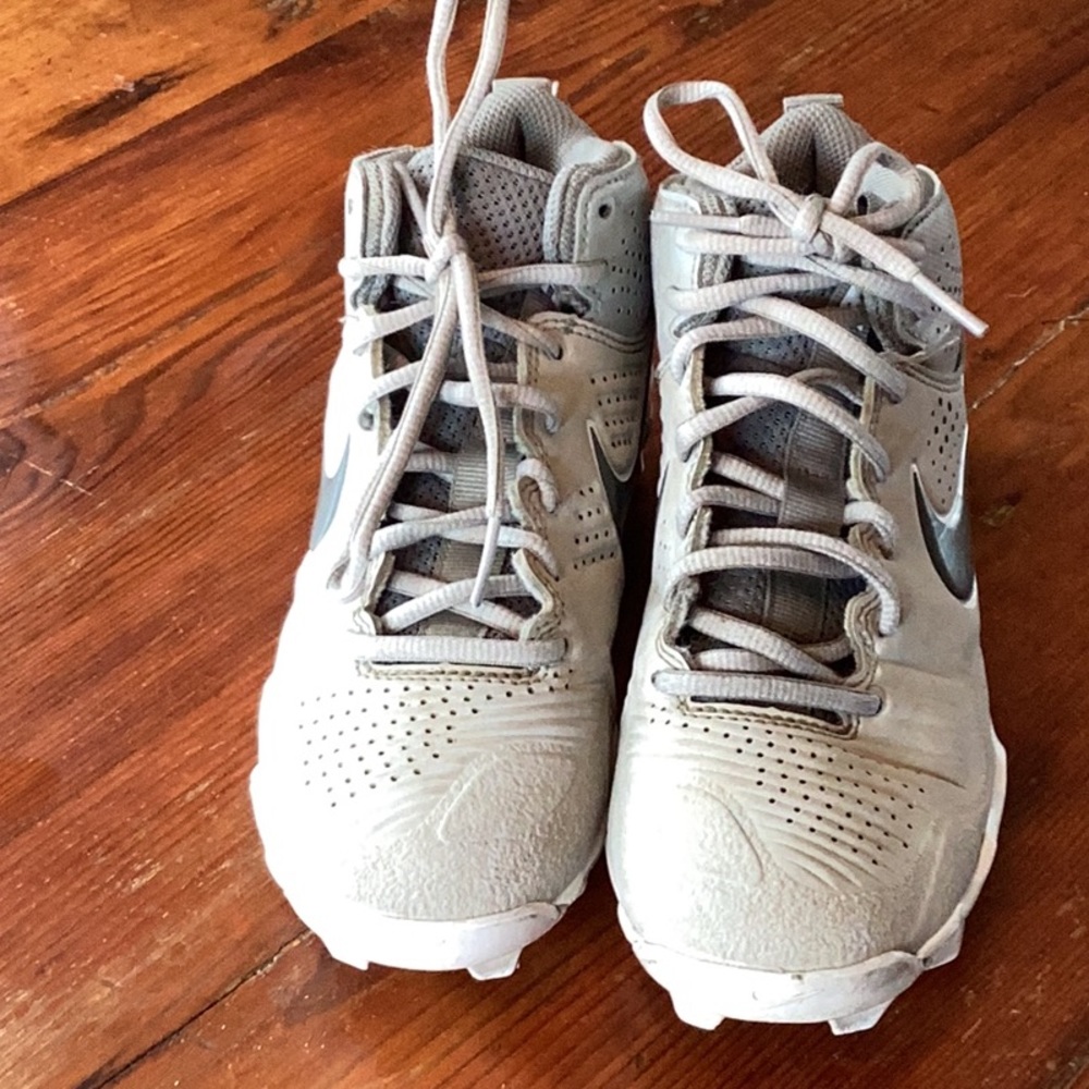 Nike Alpha Huarache Youth size 4 Baseball or Lacrosse cleats